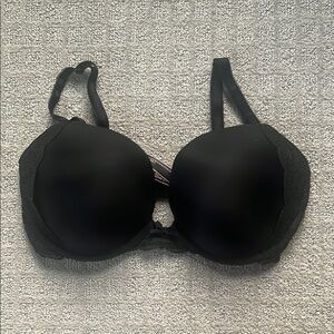 Victoria's Secret Dream Angels Padded Push Up Black Bra with Lace Size 34DD